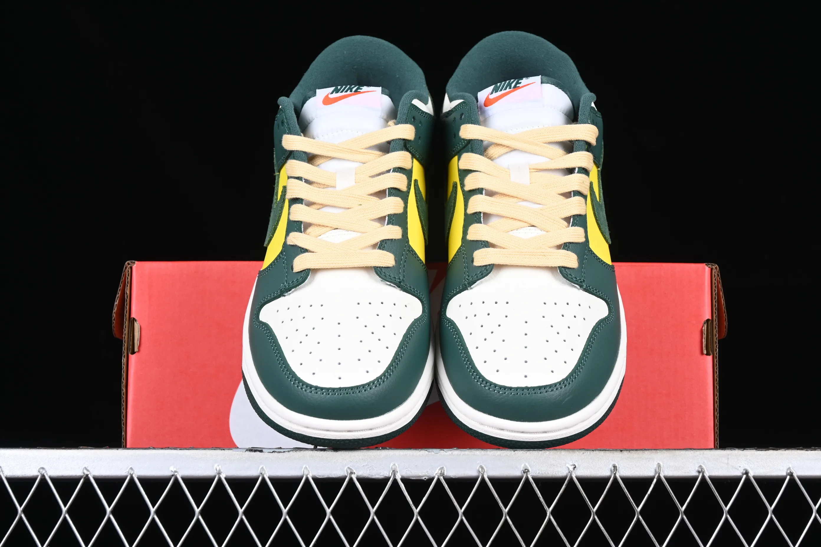 All Categories Nk SB Dunk Series Nk SB Dunk Low Low-top sneakers Nk Dunk Low SE "Noble Green" Classic Brazilian color SB low-top sports and leisure sneakers FD0350-133